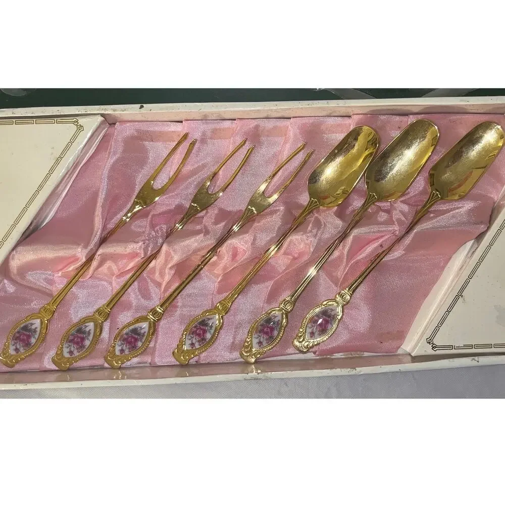 Hotel Lotte Baek San Royal Souvenir Spoon & Fork Gold Tone Victorian Flower